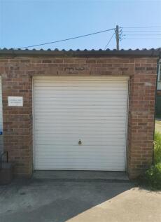 Garage .jpg
