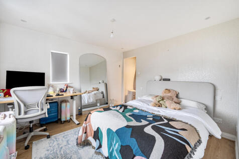 1360095-11-68dff2...