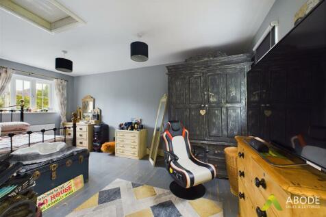 CAM02696G0-PR0323-STILL028.jpg