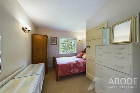 CAM02696G0-PR0355-STILL024.jpg