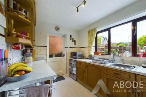CAM02696G0-PR0366-STILL014.jpg