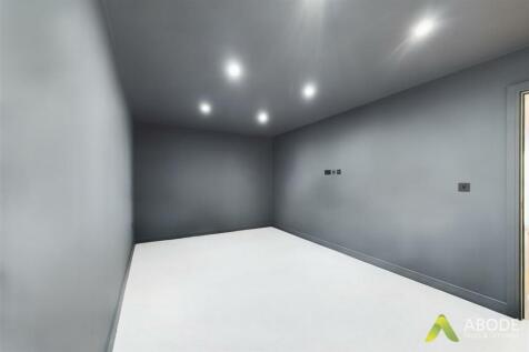 CAM02696G0-PR0266-STILL007.jpg