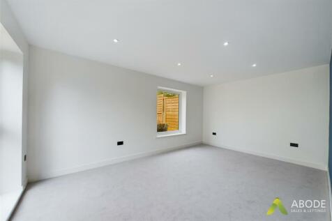 CAM02696G0-PR0266-STILL009.jpg