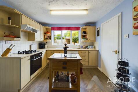 CAM04151G0-PR0012-STILL002.jpg