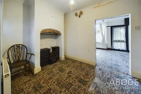 CAM03645G0-PR0098-STILL005.jpg