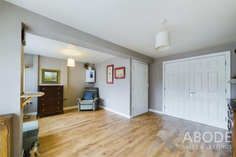 CAM02696G0-PR0403-STILL019.jpg