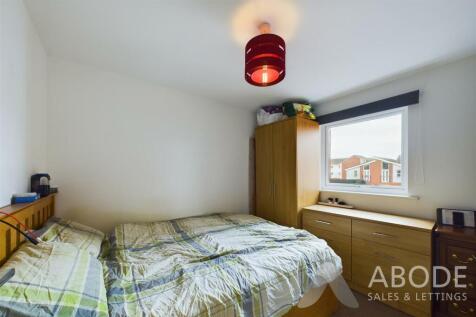 CAM02696G0-PR0408-STILL007.jpg