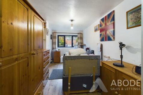 CAM04151G0-PR0079-STILL008.jpg