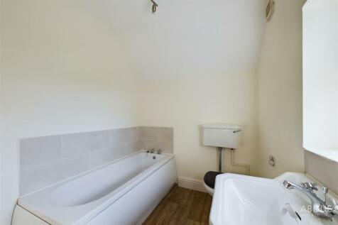CAM02696G0-PR0439-STILL014.jpg