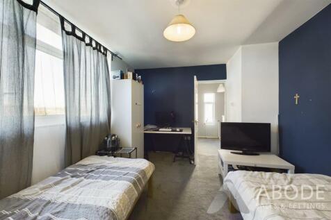 CAM03473G0-PR0180-STILL013.jpg