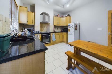 CAM03645G0-PR0127-STILL002.jpg