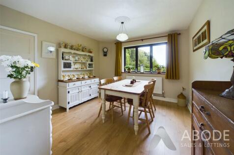 CAM03645G0-PR0064-STILL018.jpg