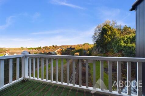 CAM03645G0-PR0132-STILL013.jpg