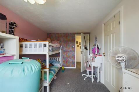 CAM02696G0-PR0493-STILL023.jpg