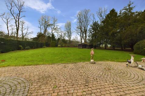 CAM04151G0-PR0108-STILL013.jpg