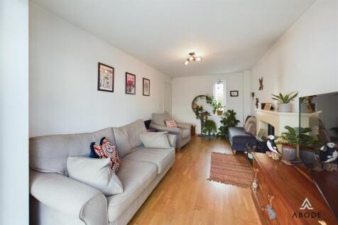 CAM04151G0-PR0136-STILL027.jpg
