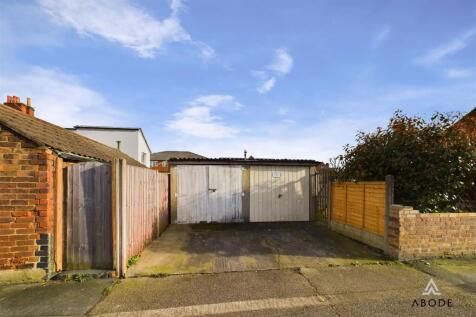CAM02696G0-PR0512-STILL018.jpg