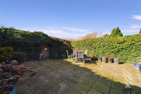 CAM03645G0-PR0162-STILL011.jpg