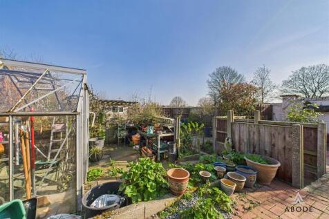 CAM03473G0-PR0291-STILL028.jpg