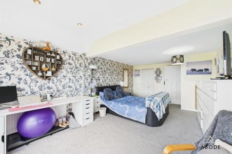 CAM02696G0-PR0552-STILL017.jpg