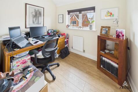 CAM03645G0-PR0190-STILL001.jpg