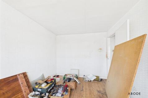 CAM02696G0-PR0580-STILL009.jpg