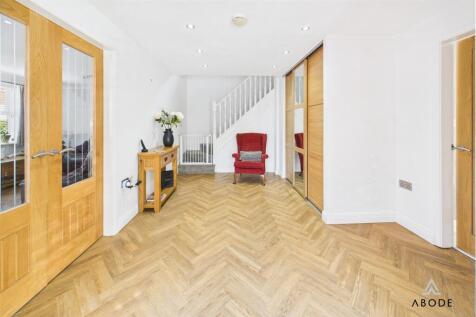 CAM03645G0-PR0207-STILL015.jpg