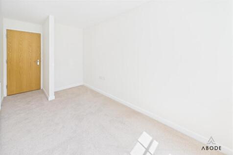 CAM03645G0-PR0212-STILL009.jpg