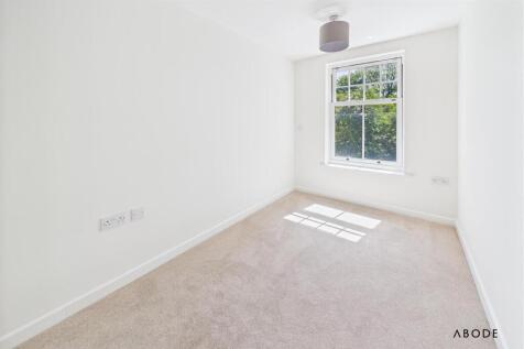 CAM03645G0-PR0212-STILL010.jpg