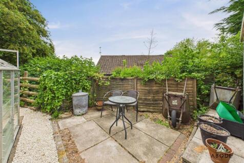 CAM04151G0-PR0184-STILL016.jpg