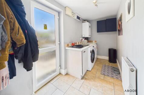 CAM03645G0-PR0213-STILL010.jpg