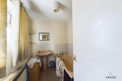 CAM02696G0-PR0514-STILL005.jpg