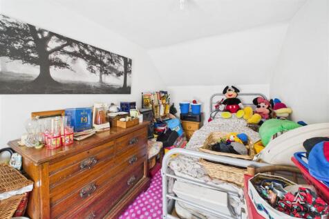 CAM03645G0-PR0229-STILL013.jpg