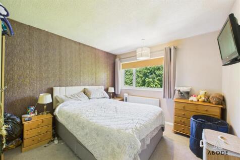 CAM03473G0-PR0411-STILL007.jpg