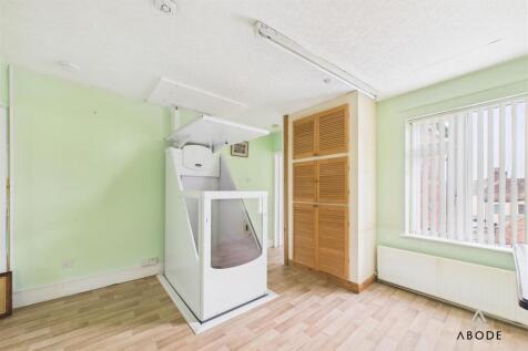 CAM02696G0-PR0529-STILL006.jpg