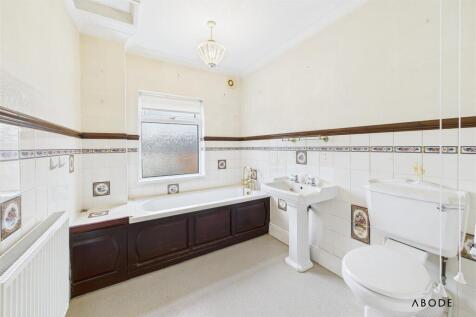 CAM02696G0-PR0529-STILL007.jpg