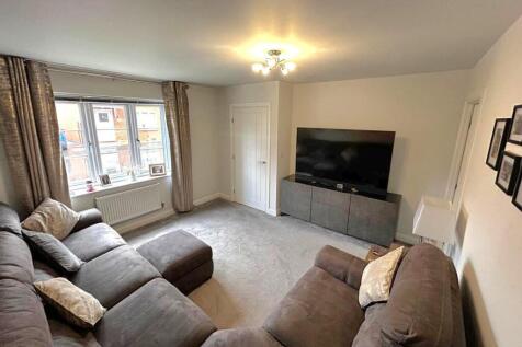 5 Living room 1.jpg