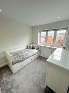 12 Second bedroom.jpg