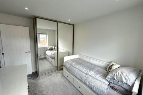 13 Second bedroom 1.jpg