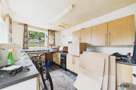 CAM02696G0-PR0666-STILL005.jpg