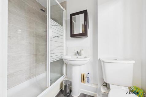 En-suite to Bedroom Two