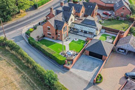 dji_fly_20250815_174950_710_1755276605345_photo_op