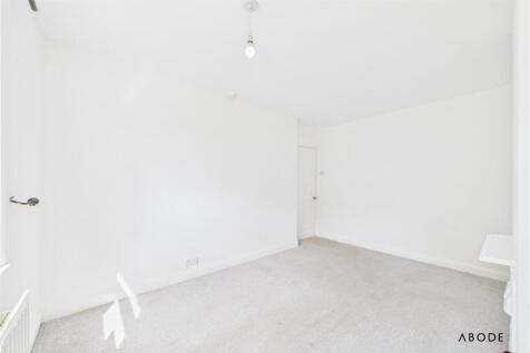 CAM02696G0-PR0677-STILL023.jpg