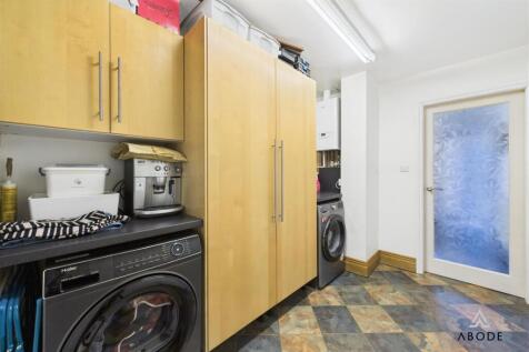 CAM01882G0-PR0137-STILL016.jpg