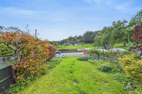 CAM03790G0-PR0088-STILL039.jpg