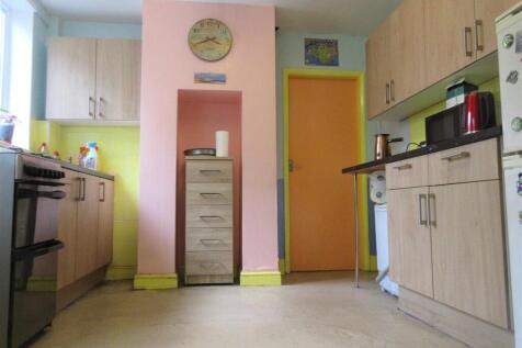 7 Hartshorne Rd Kitchen 1.jpg