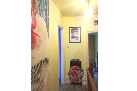 7 Hartshorne Rd Landing 4 (adusted).jpg