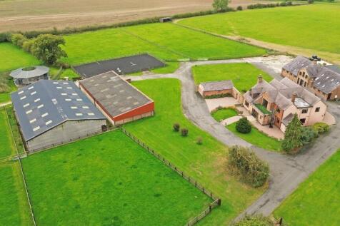 Aerial House Barn & Stables (5).JPG