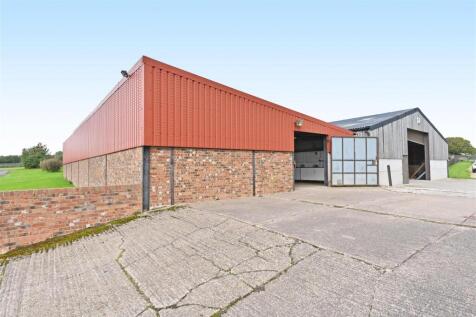 Large Stable Block (2).JPG