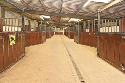 Large Stable Block (5).JPG